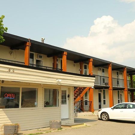 Fraser Inn Принс-Джордж Экстерьер фото