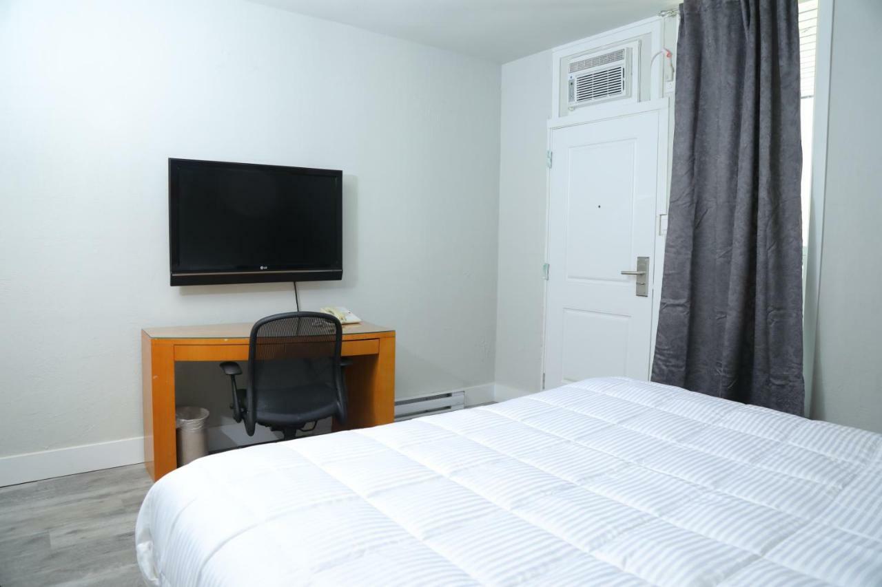 Fraser Inn Принс-Джордж Экстерьер фото